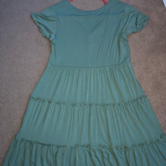 Green forever21 dress - Picture 3 of 4
